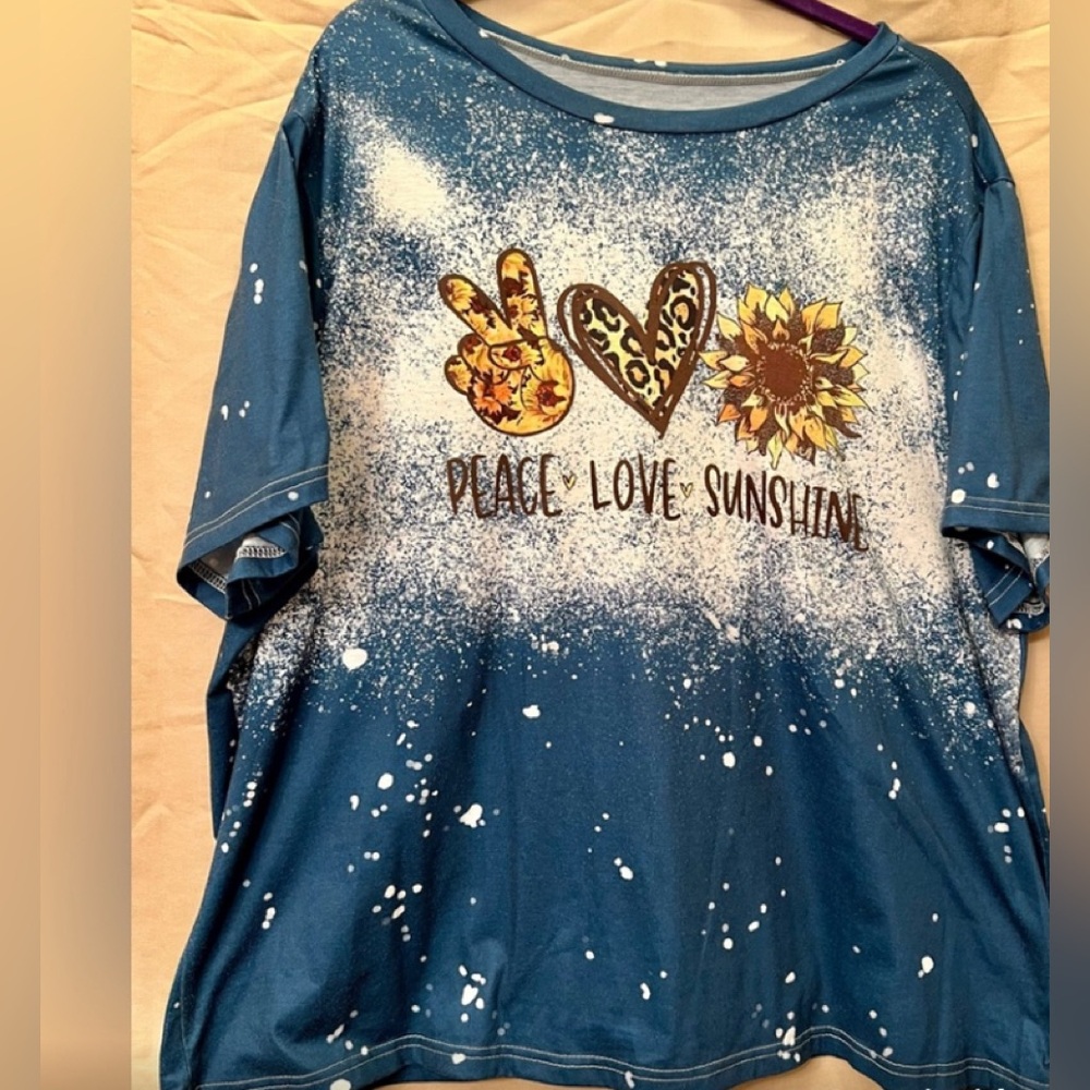 Love Graphic Short Sleeve Tee